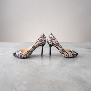  Enzo Angiolini black and white lace-accented peep-toe Pumos Stiletto Heel Sz 10